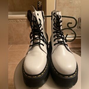 Dr Marten Combat Boots in white, size 9, used
